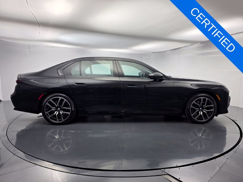 Certified 2023 BMW 740i RWD image 3