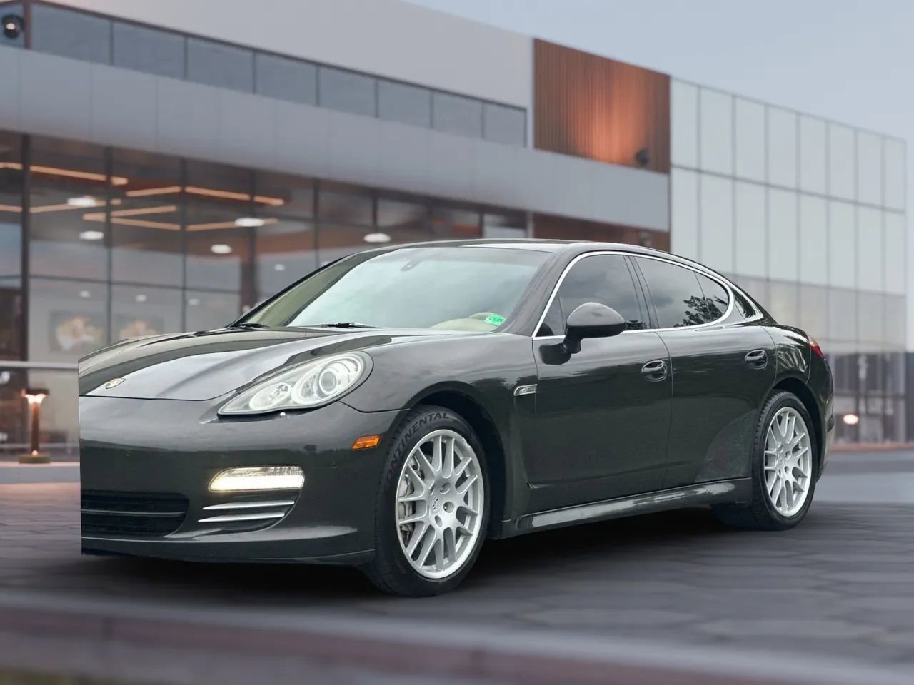 Used 2010 Porsche Panamera 4S image 5