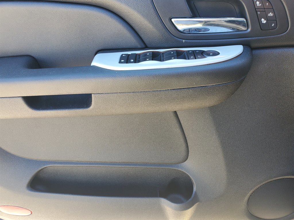 Used 2008 Chevrolet Tahoe LTZ w/ LTZ Preferred Equipment Group image 11