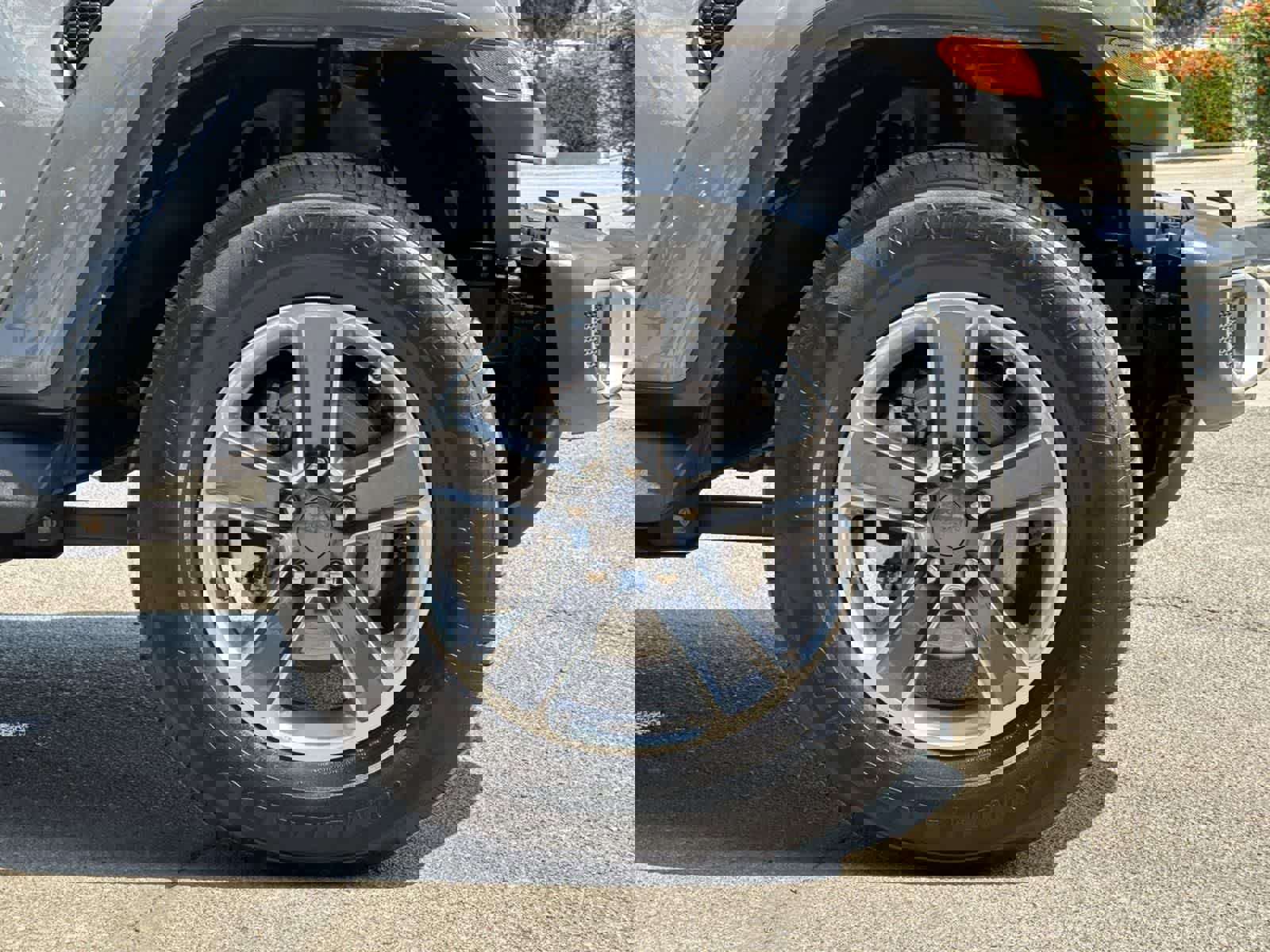 Used 2022 Jeep Wrangler Unlimited Sahara image 38