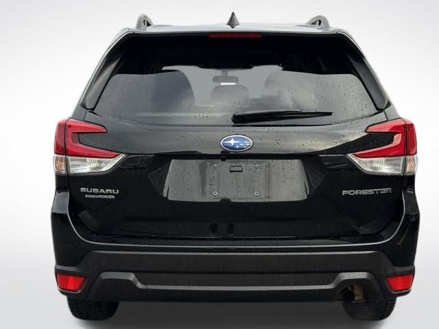 Used 2024 Subaru Forester Premium image 5
