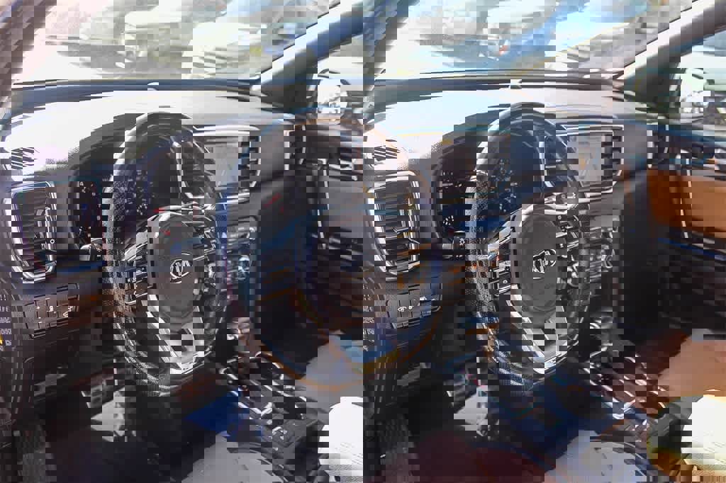 Used 2020 Kia Sportage SX image 24