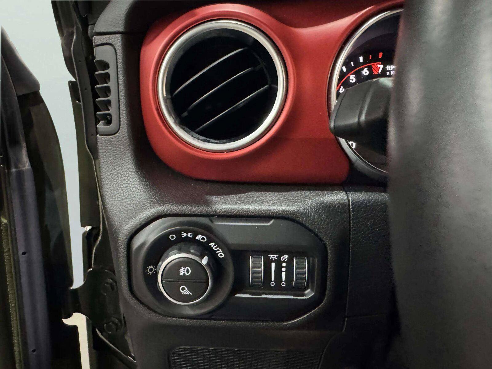 Used 2021 Jeep Gladiator Rubicon w/ Trailer Tow Package AWD/4WD image 47