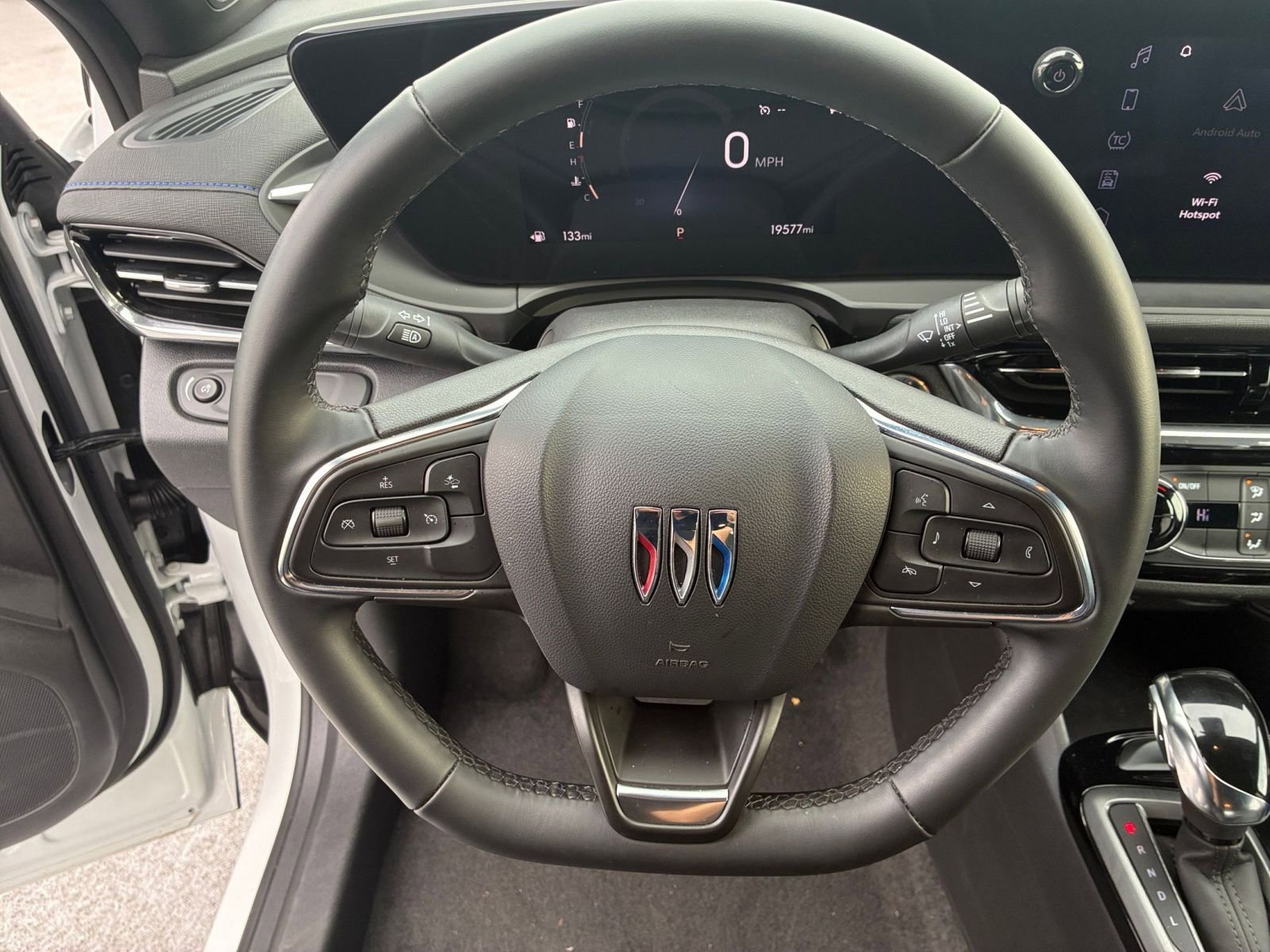 Used 2025 Buick Envista Sport Touring image 28