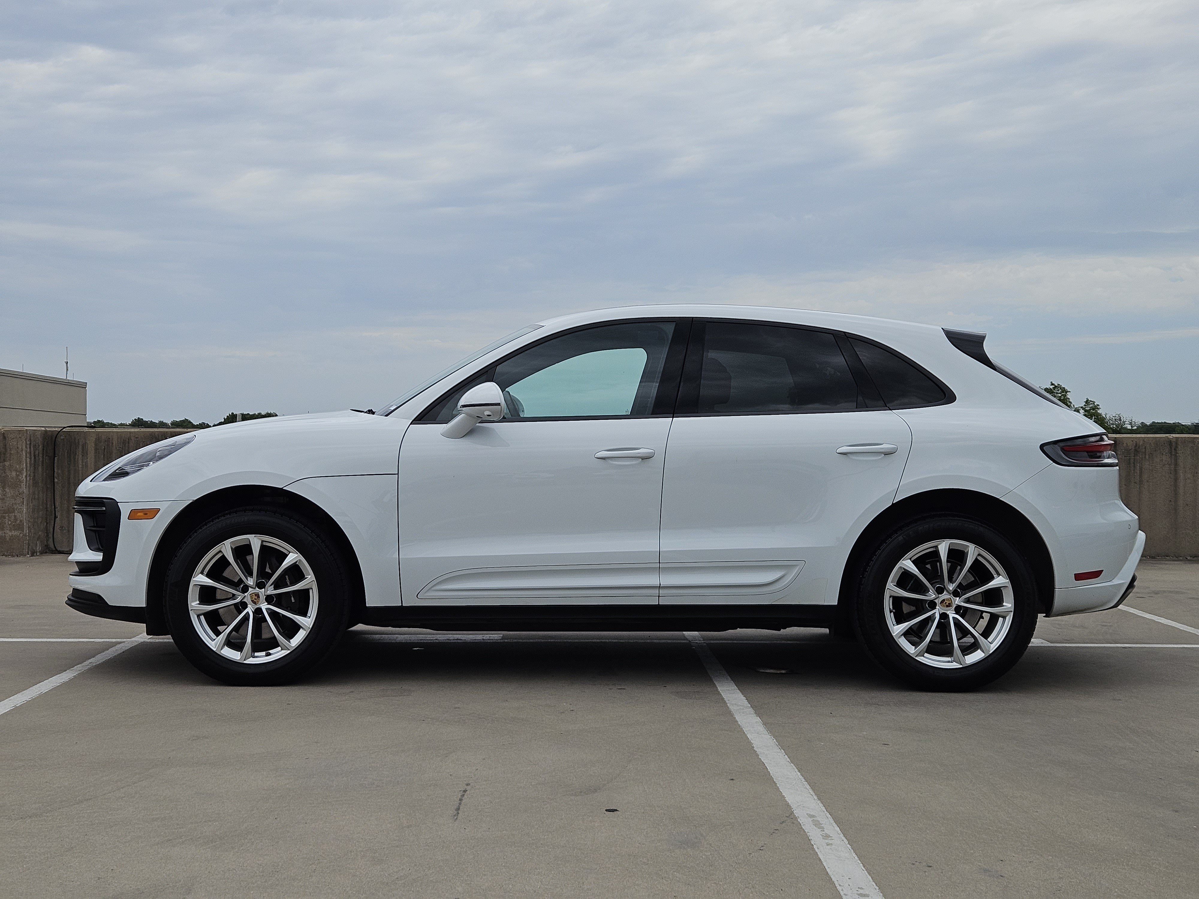 Certified 2023 Porsche Macan Turbo AWD/4WD image 2