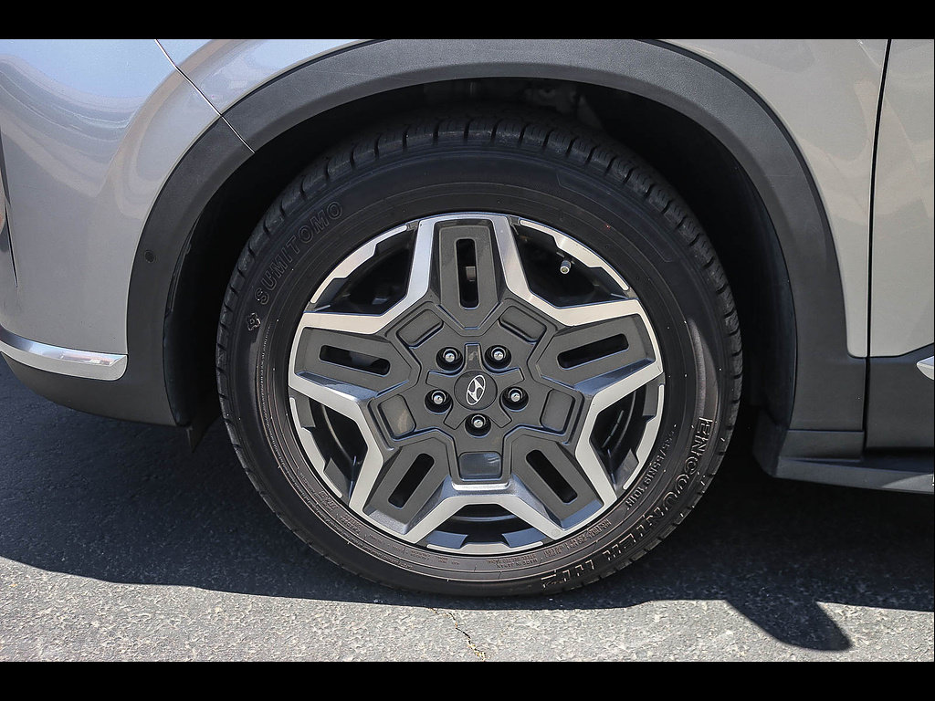 Used 2022 Hyundai Santa Fe Limited FWD image 7