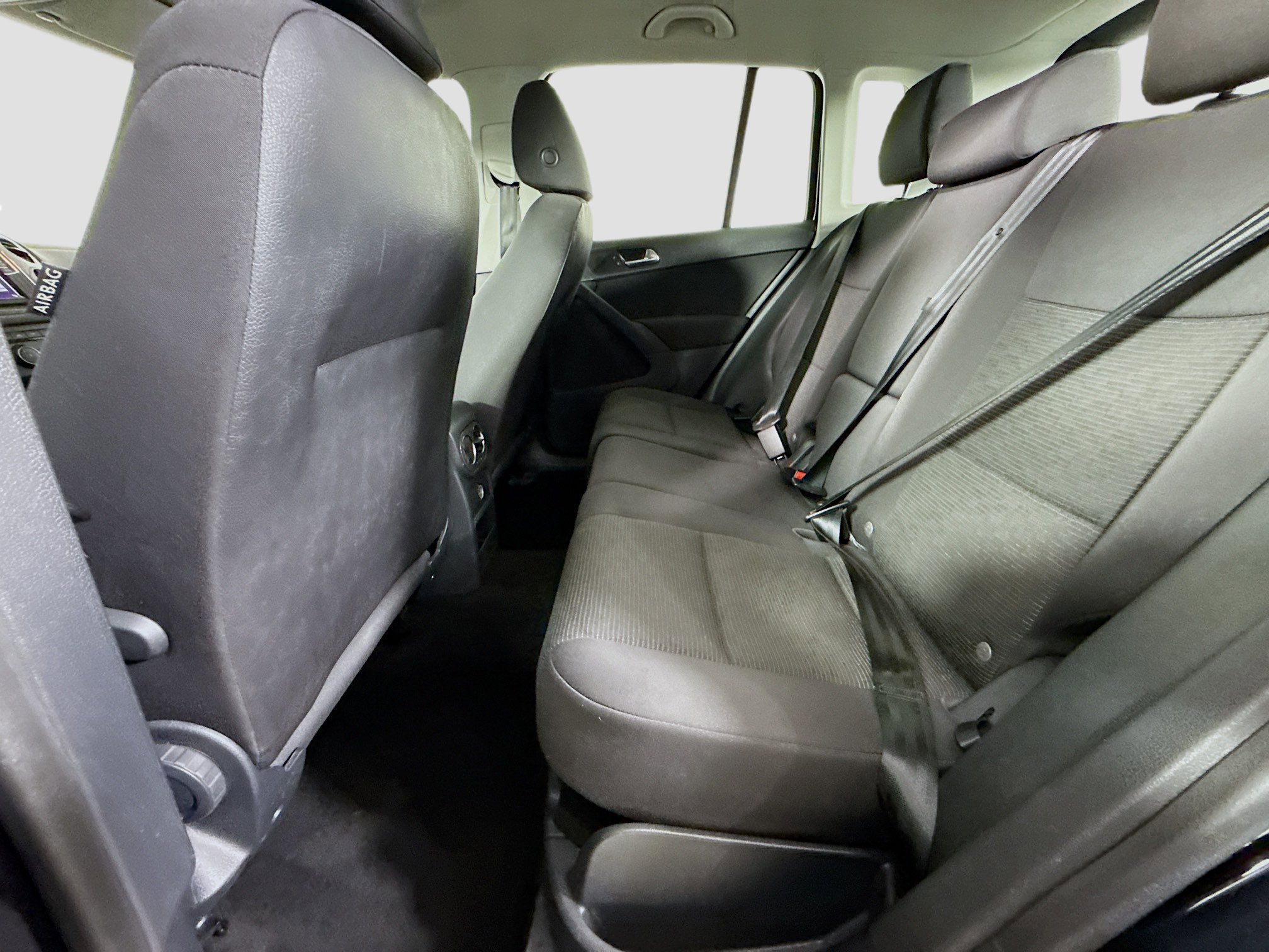 Used 2017 Volkswagen Tiguan S image 25