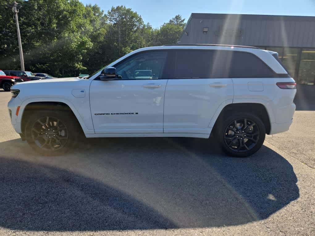 Used 2023 Jeep Grand Cherokee 30th Anniversary AWD/4WD image 7