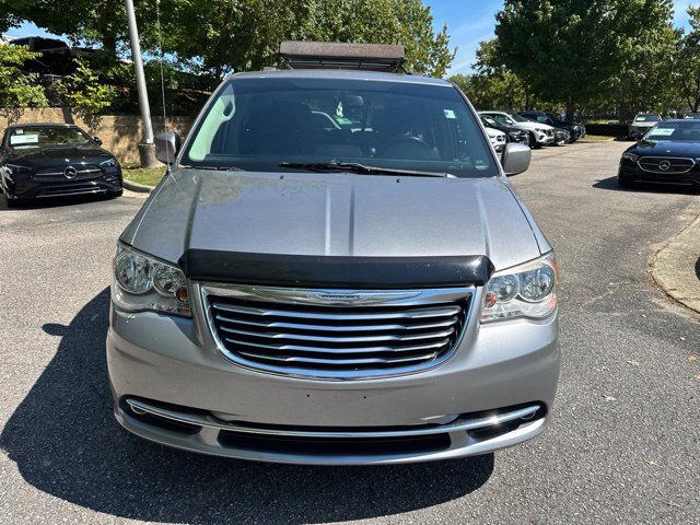 Used 2016 Chrysler Town & Country Touring FWD image 2