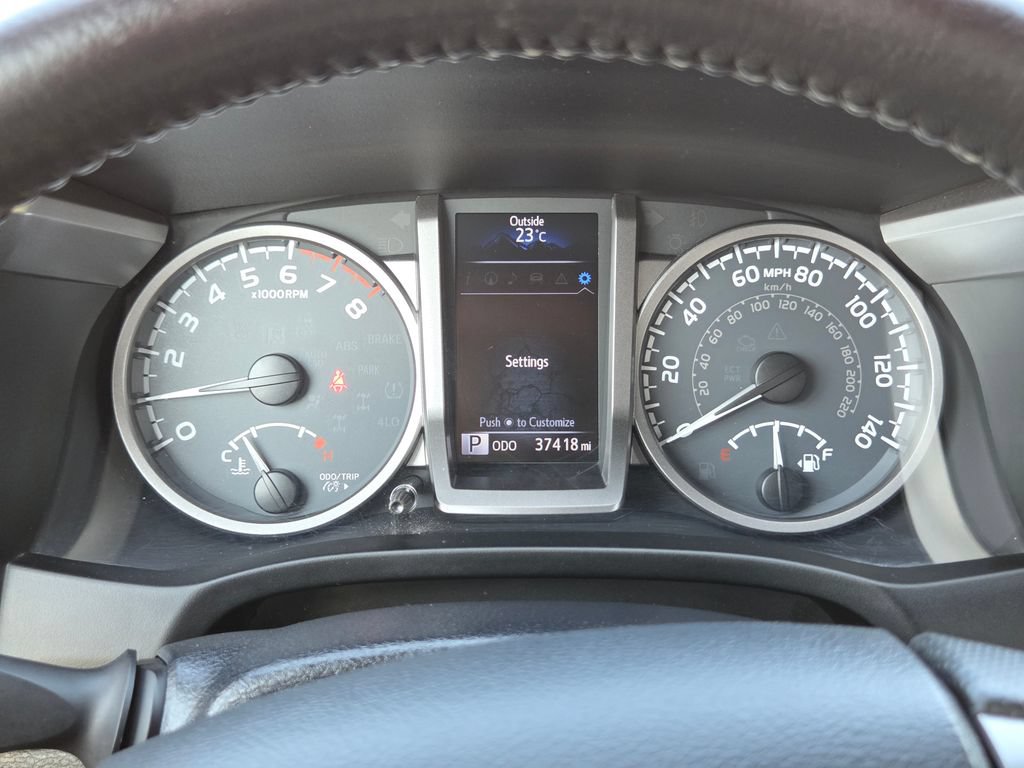Used 2016 Toyota Tacoma Limited w/ Towing Package AWD/4WD image 38