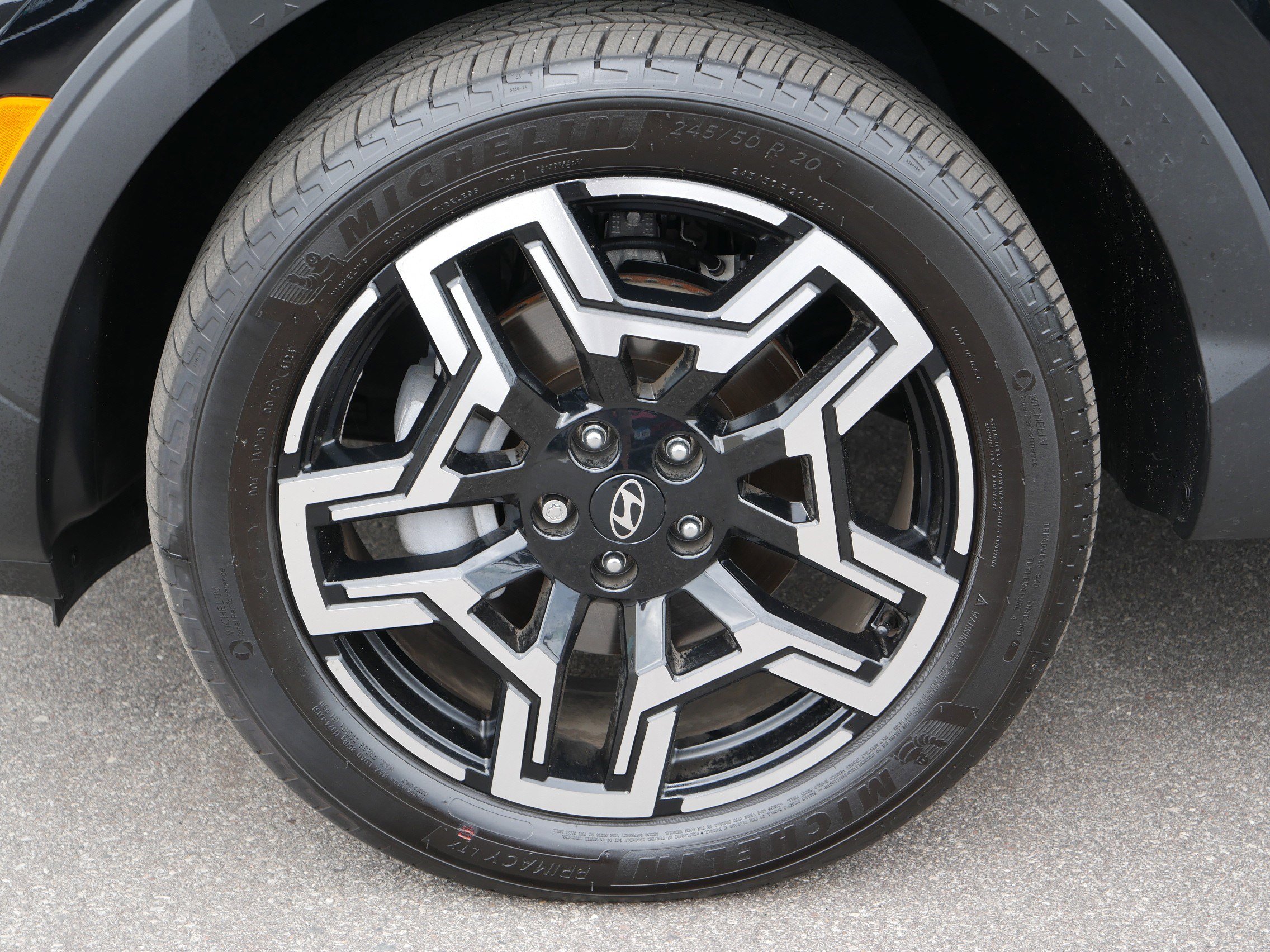 Used 2025 Hyundai Santa Cruz Limited image 15