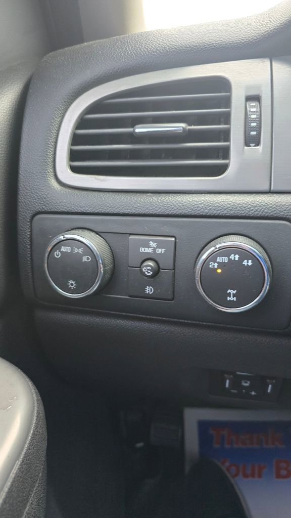 Used 2013 Chevrolet Silverado 1500 LTZ w/ LTZ White Diamond Edition image 21