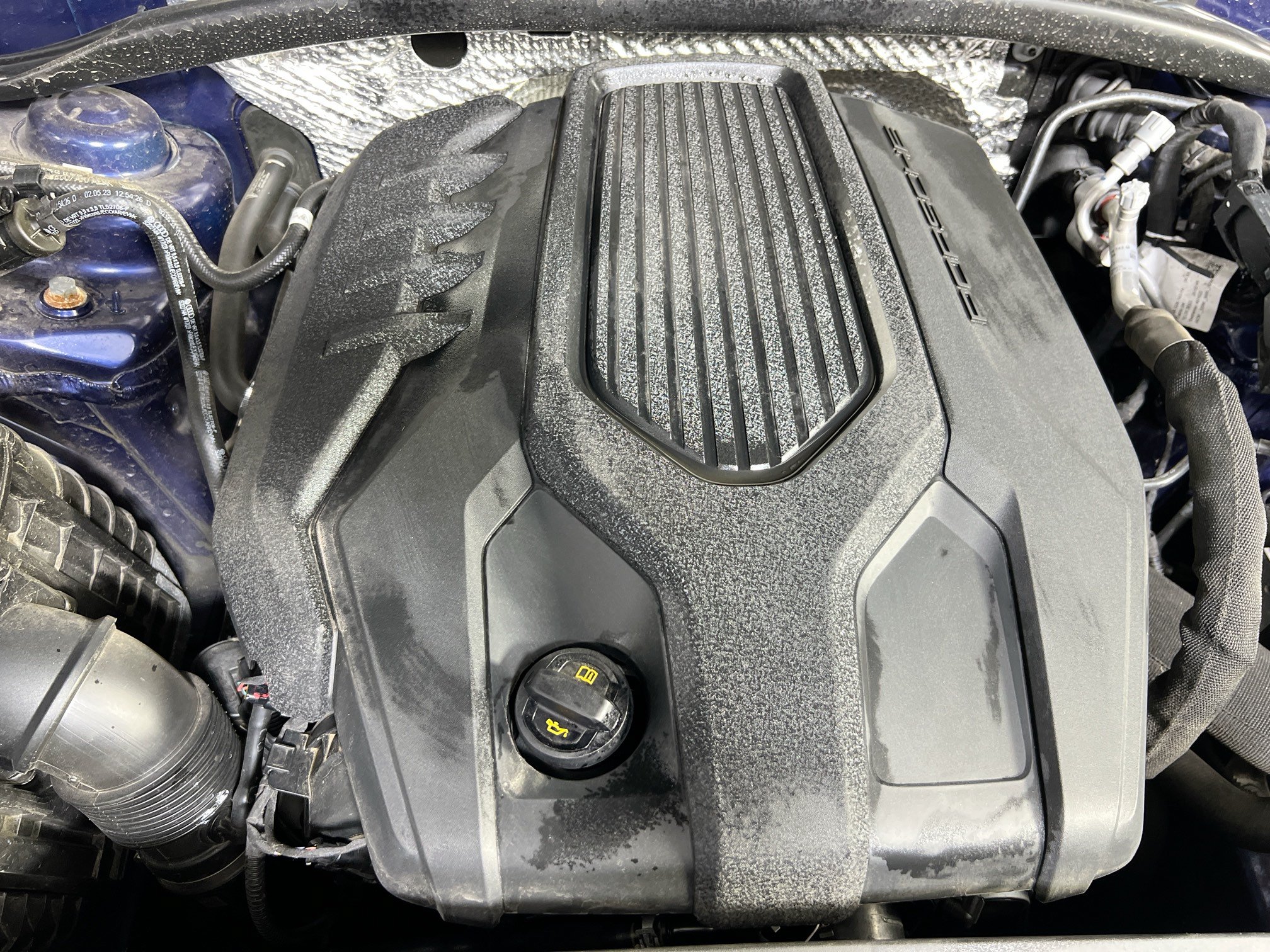 Used 2024 Porsche Macan AWD/4WD image 30
