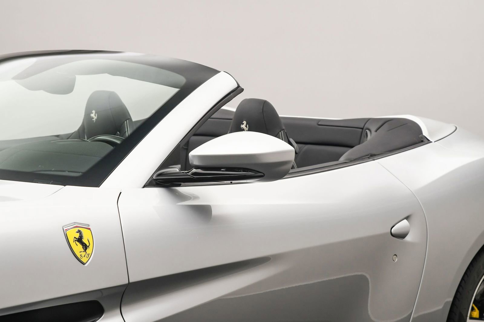Used 2019 Ferrari Portofino image 11