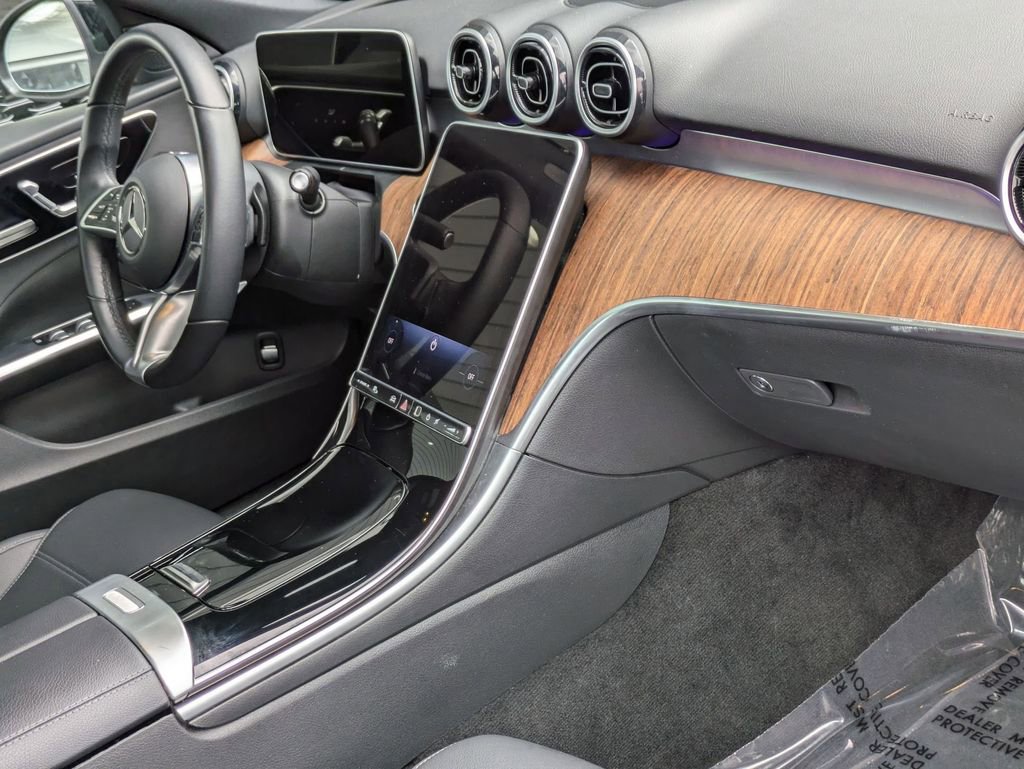 Used 2025 Mercedes-Benz C 300 4MATIC Sedan image 31