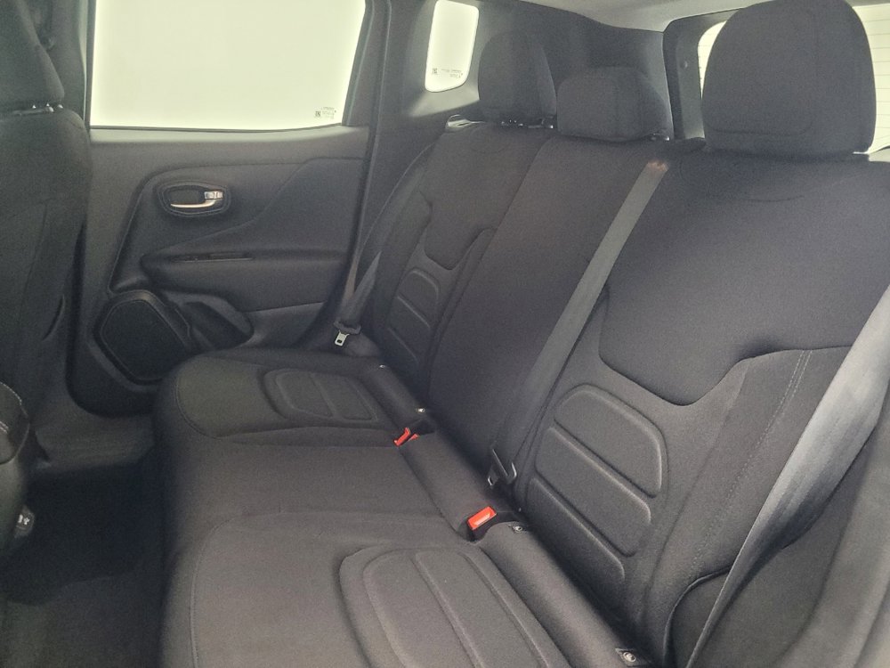 Used 2022 Jeep Renegade Latitude image 18