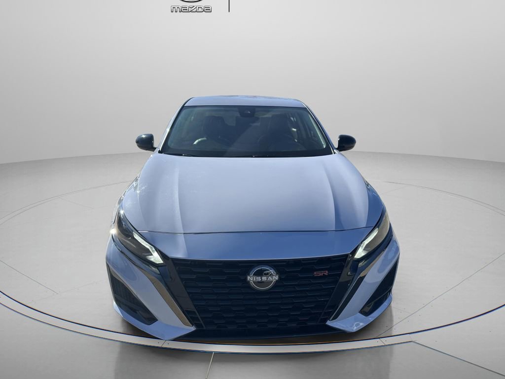 Used 2024 Nissan Altima 2.5 SR image 2