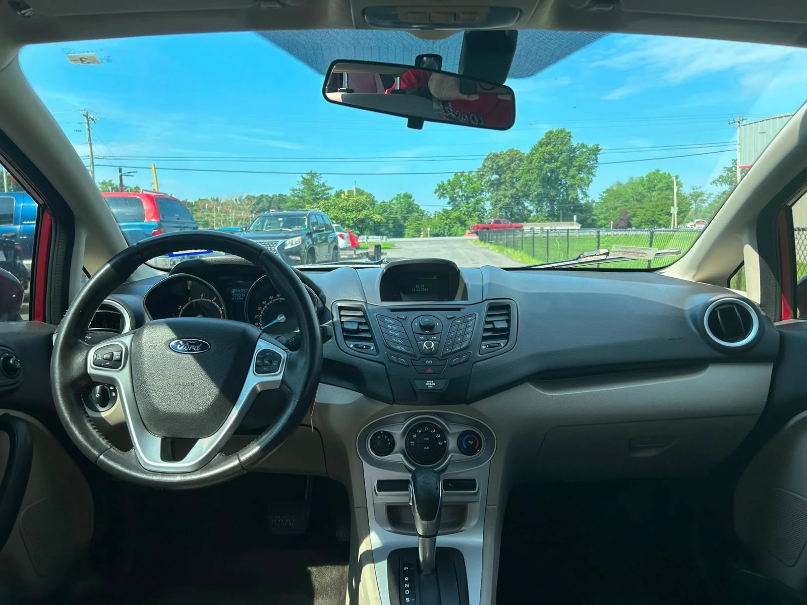 Used 2014 Ford Fiesta SE FWD image 9