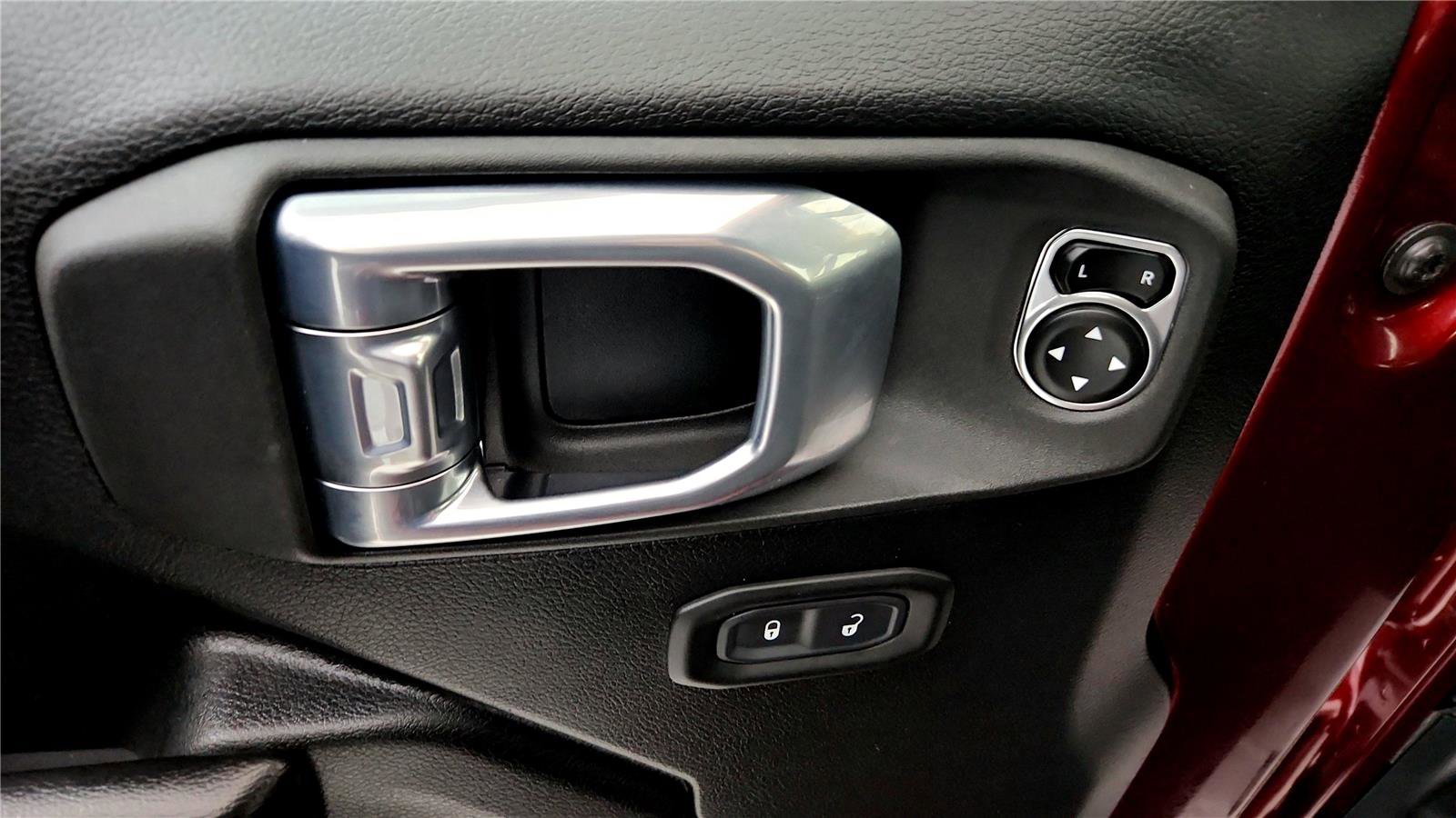 Used 2021 Jeep Wrangler Sport image 19