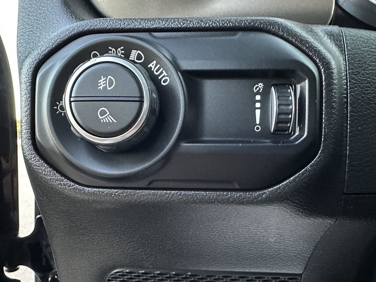 Used 2023 Jeep Gladiator Sport image 22