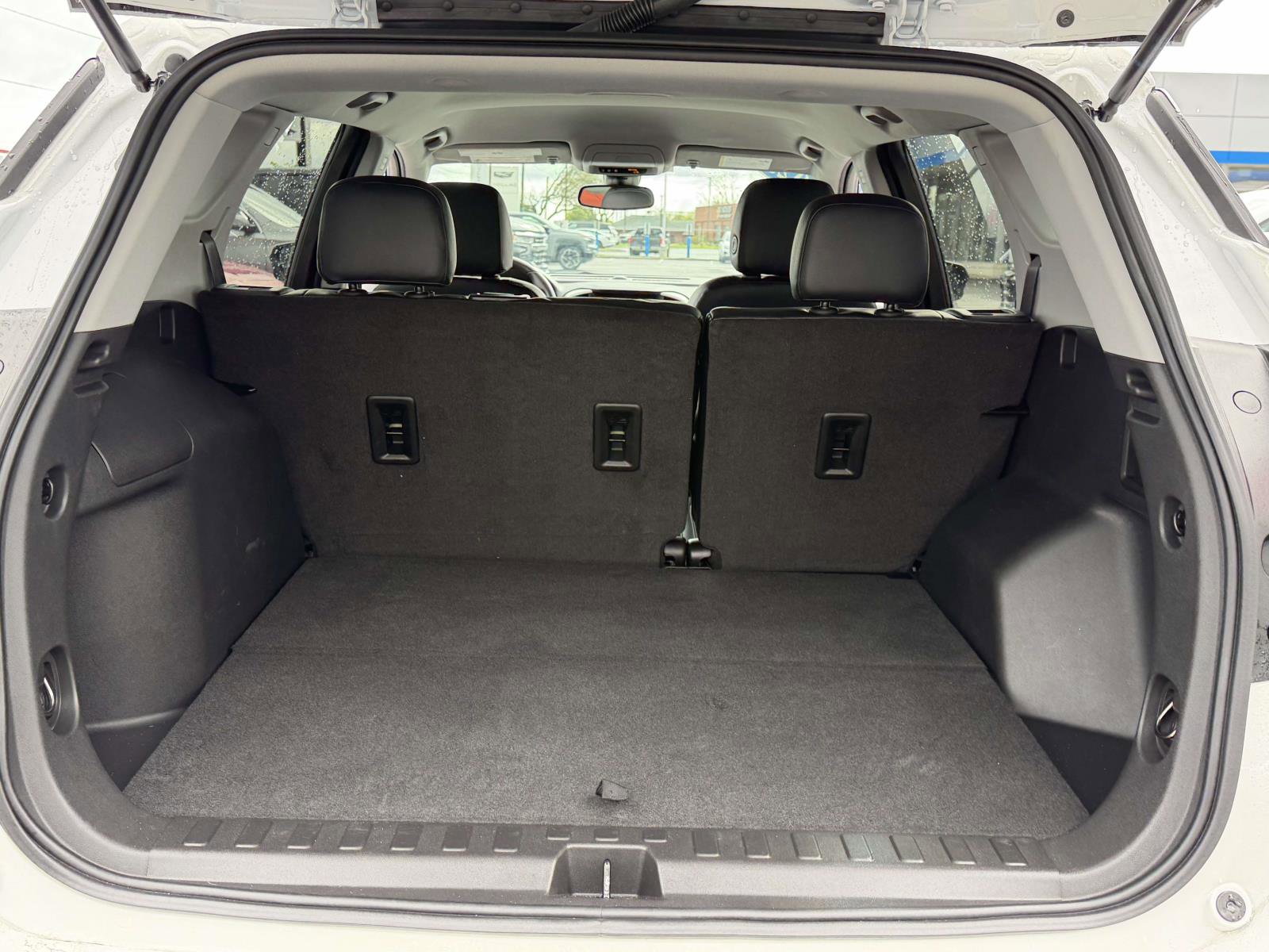 Certified 2023 GMC Terrain SLE w/ Driver Convenience Package AWD/4WD image 7