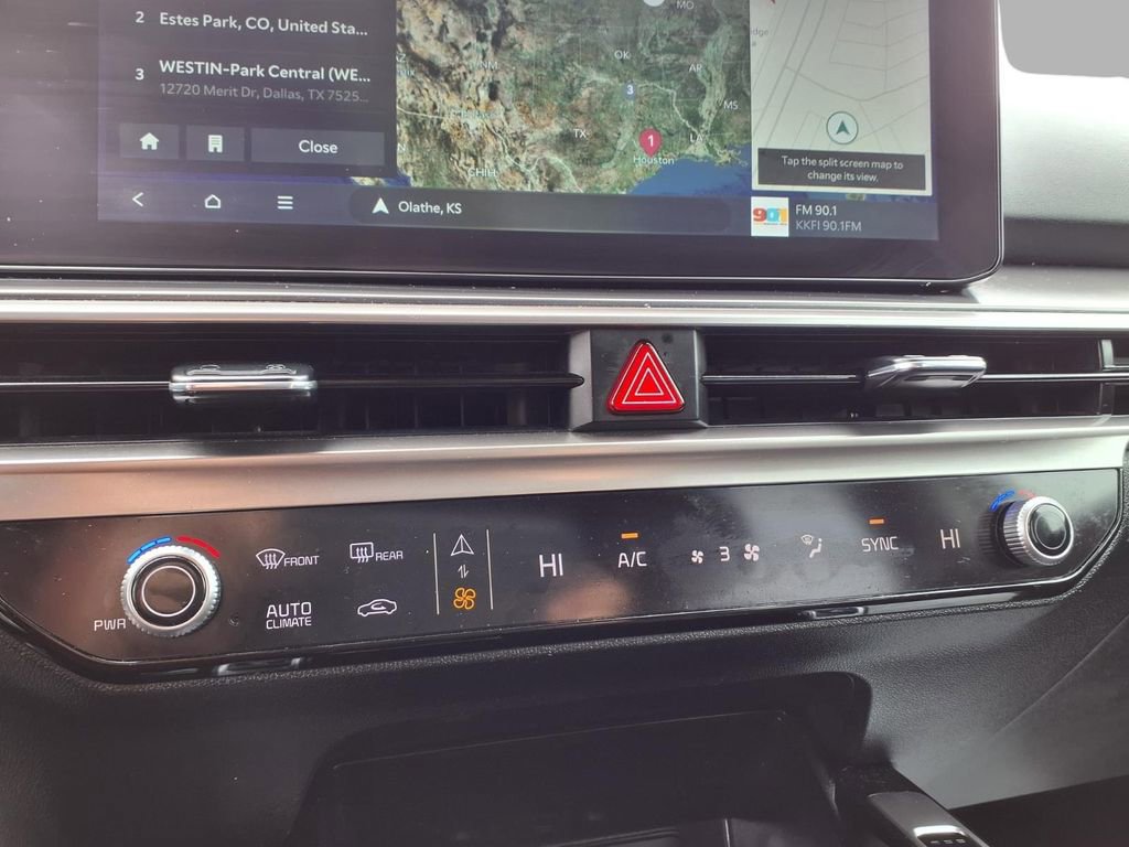 Used 2024 Kia Sorento S image 8