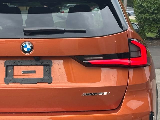 Used 2023 BMW X1 xDrive28i w/ Premium Package AWD/4WD image 5