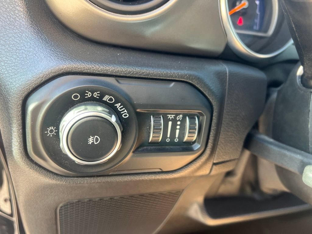 Certified 2018 Jeep Wrangler Sport AWD/4WD image 41