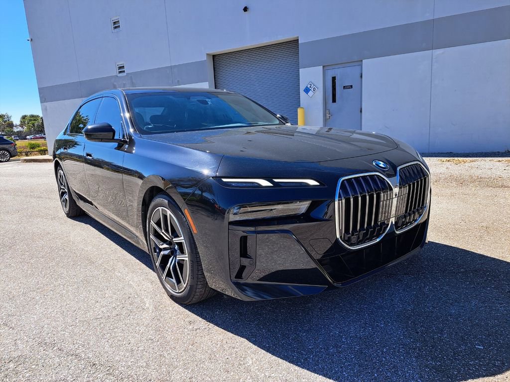 Used 2024 BMW 750e xDrive image 10