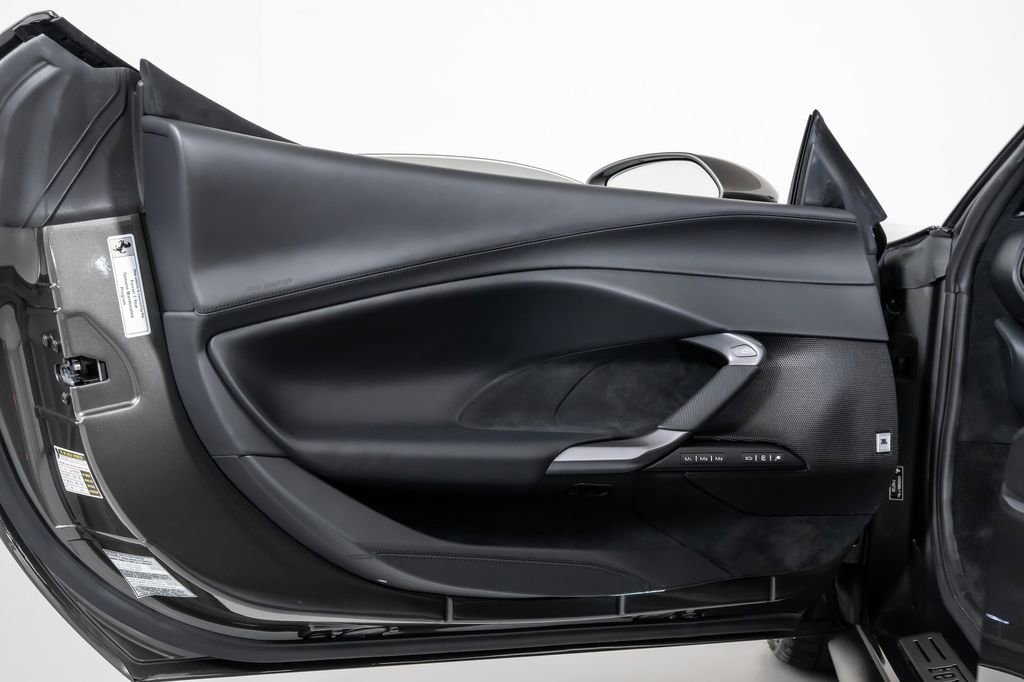 Used 2023 Ferrari 296 GTS Spider image 31