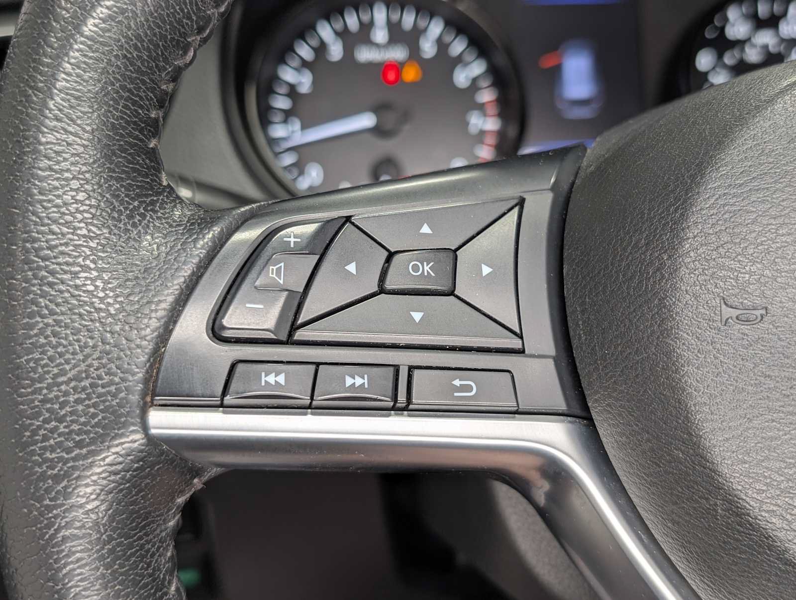 Used 2020 Nissan Rogue SV AWD/4WD image 32