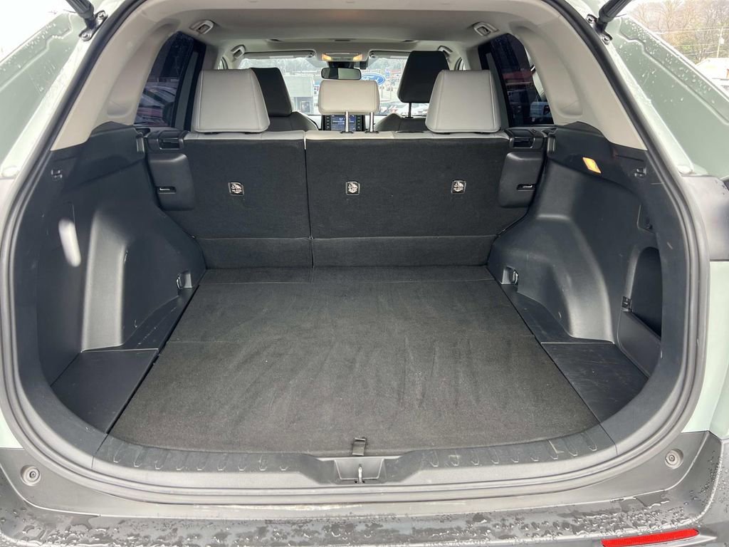 Used 2020 Toyota RAV4 XLE Premium image 18