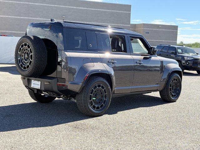 New 2026 Land Rover Defender 110 OCTA AWD/4WD image 18