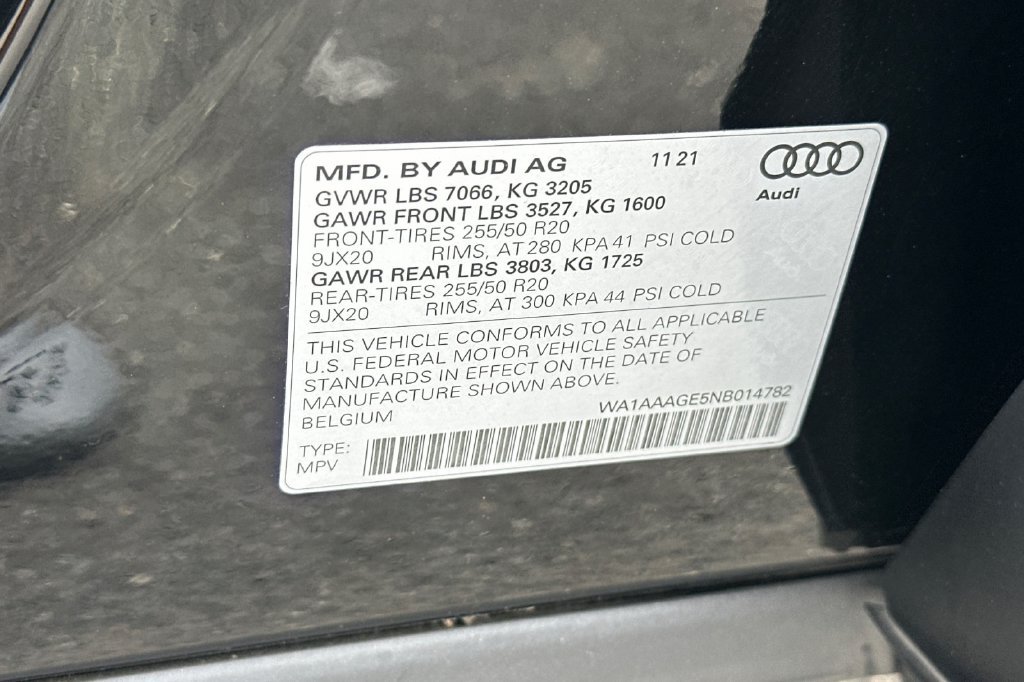 Used 2022 Audi e-tron Premium AWD/4WD image 35