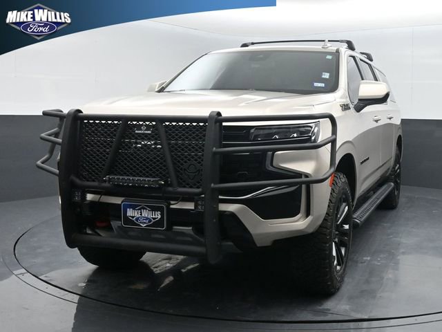 Used 2023 Chevrolet Suburban Z71 image 3