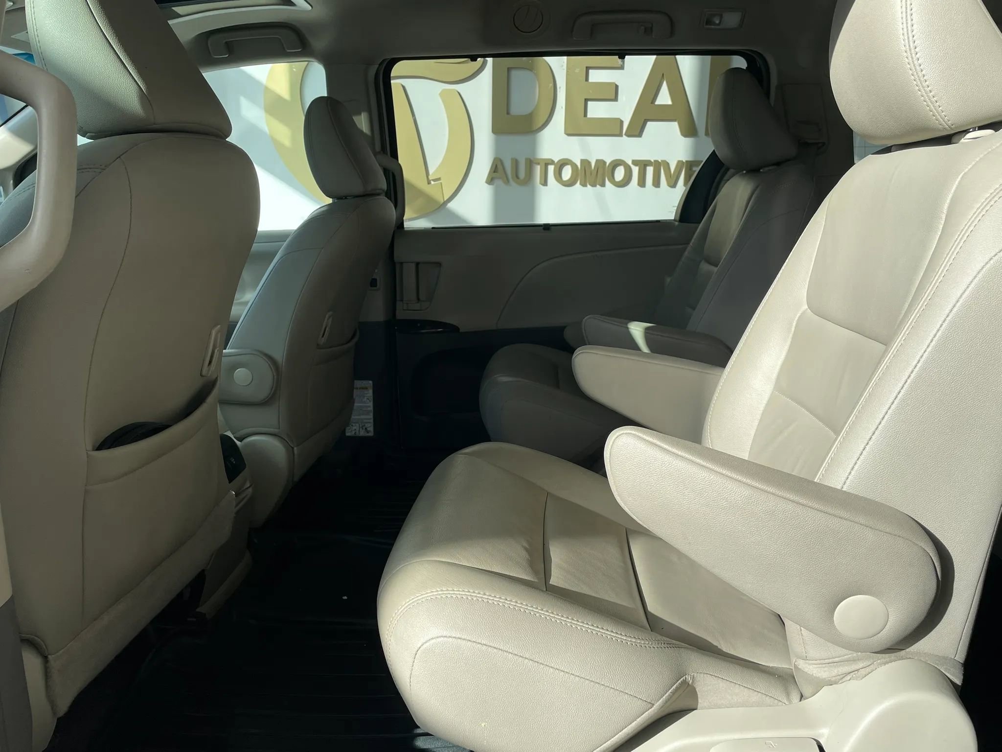 Used 2017 Toyota Sienna XLE Premium AWD/4WD image 20