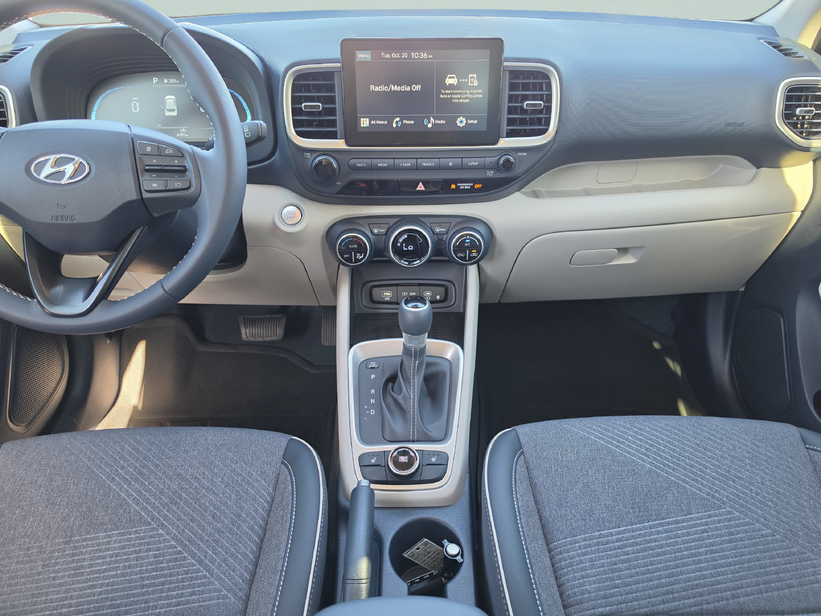 Used 2026 Hyundai Venue SEL FWD image 17