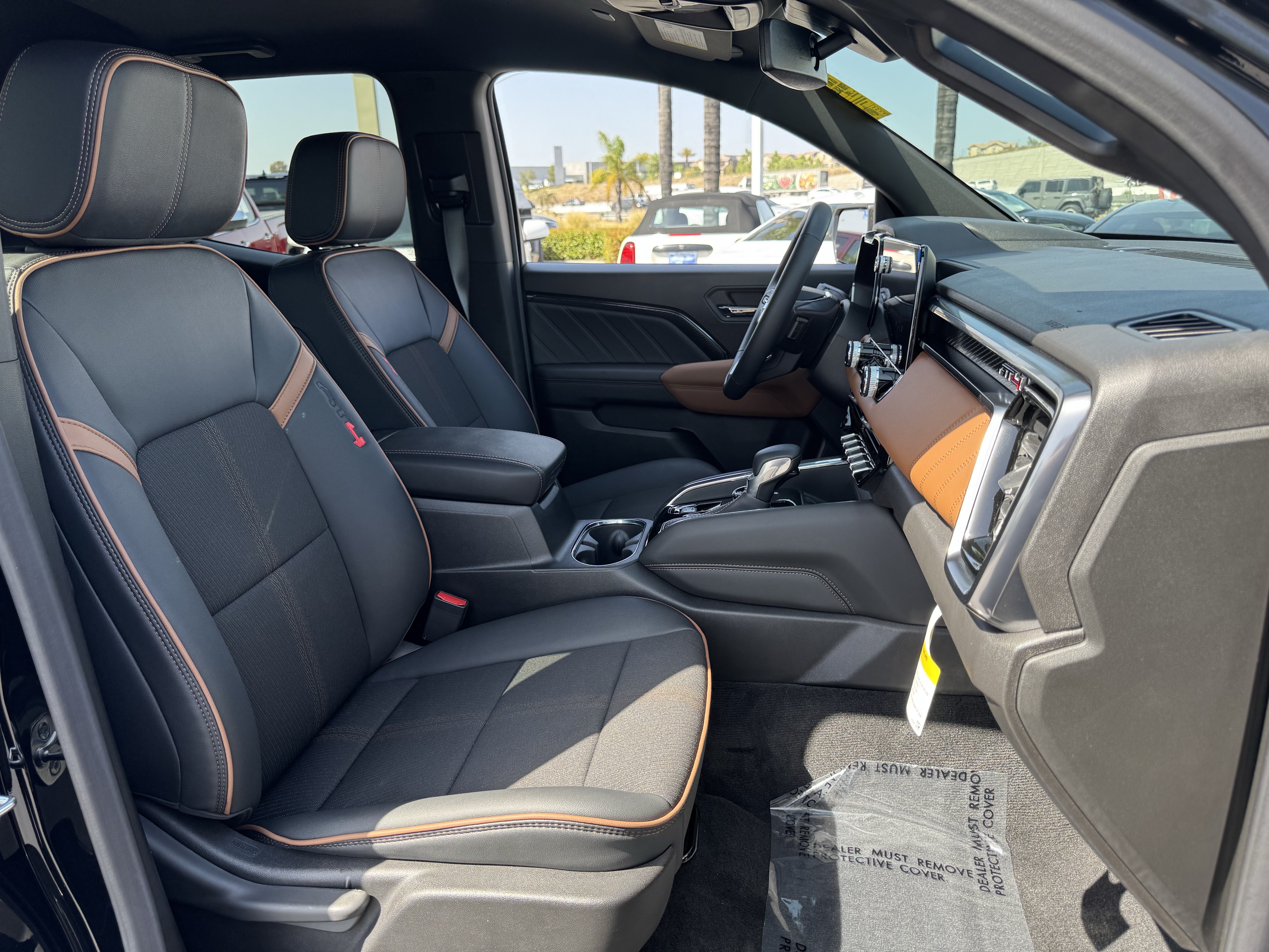 Used 2025 GMC Canyon AT4 w/ Nightfall Edition AWD/4WD image 38