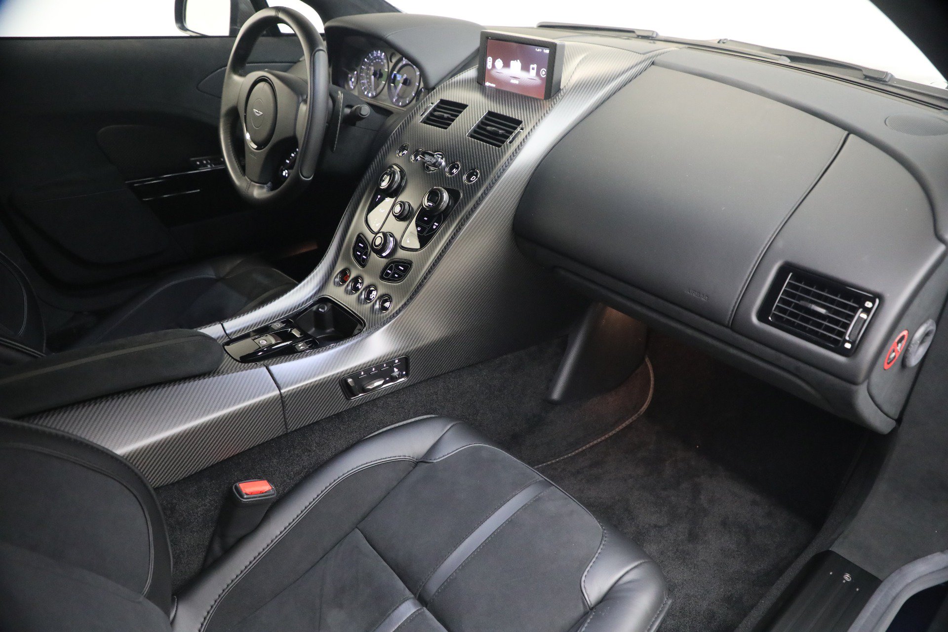Used 2019 Aston Martin Rapide AMR RWD image 18