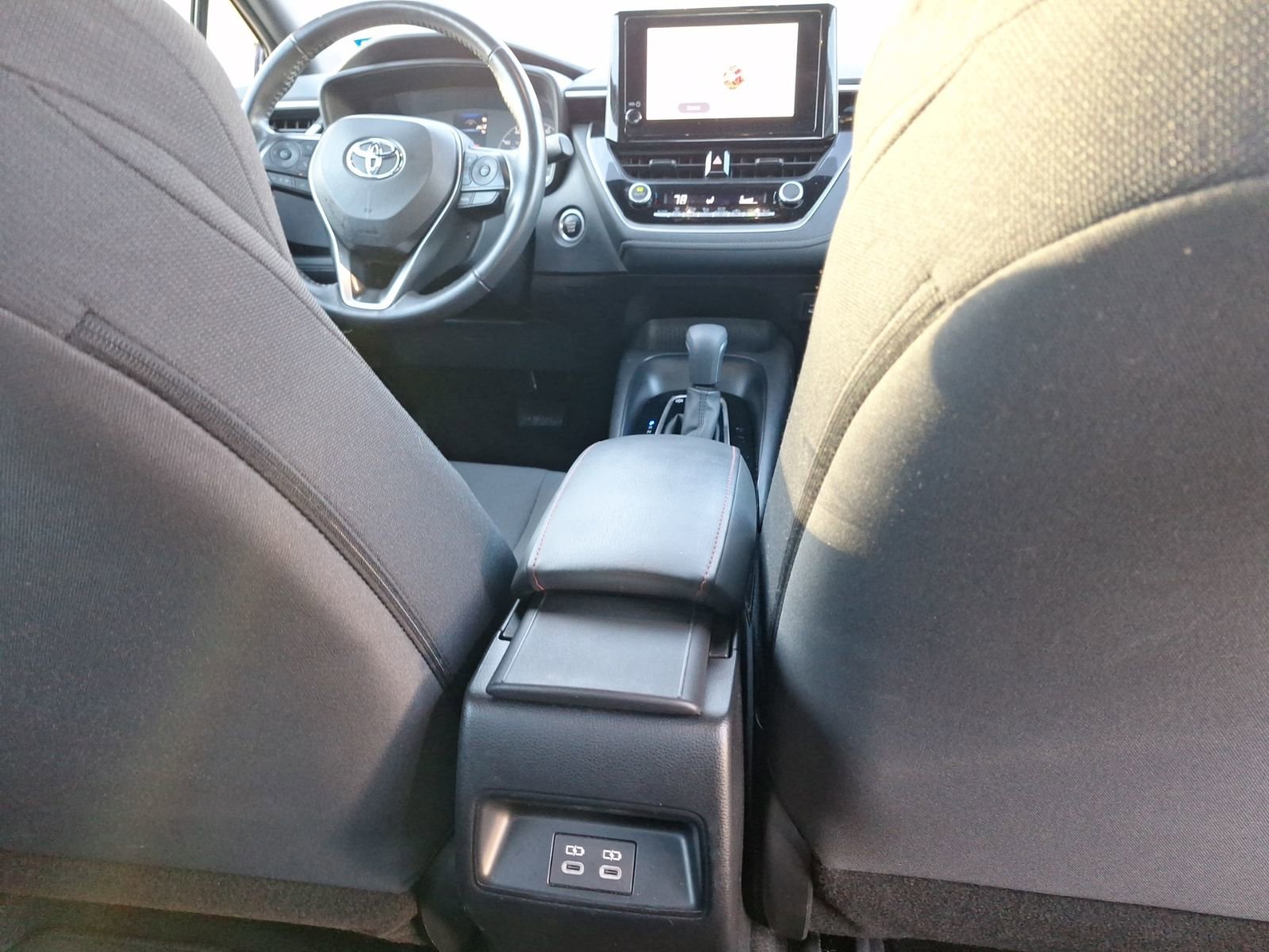 Used 2023 Toyota Corolla SE image 32