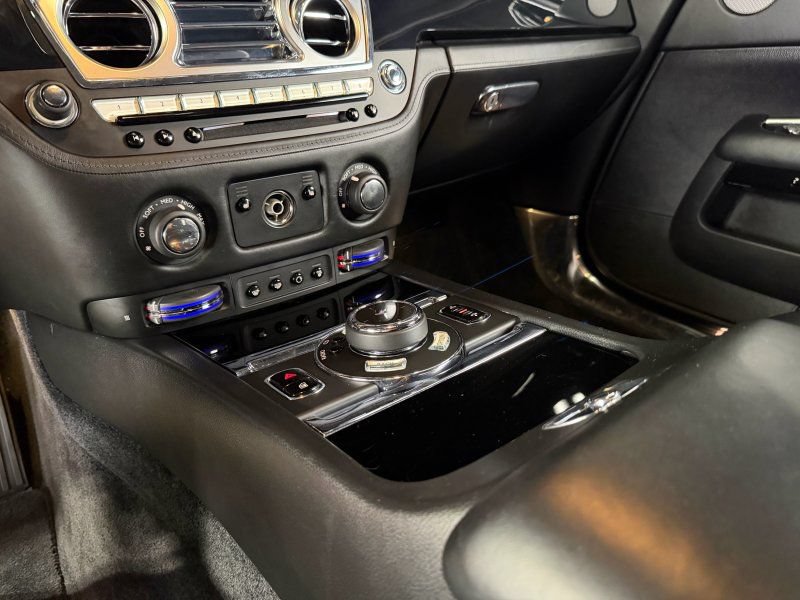 Used 2015 Rolls-Royce Wraith RWD image 12