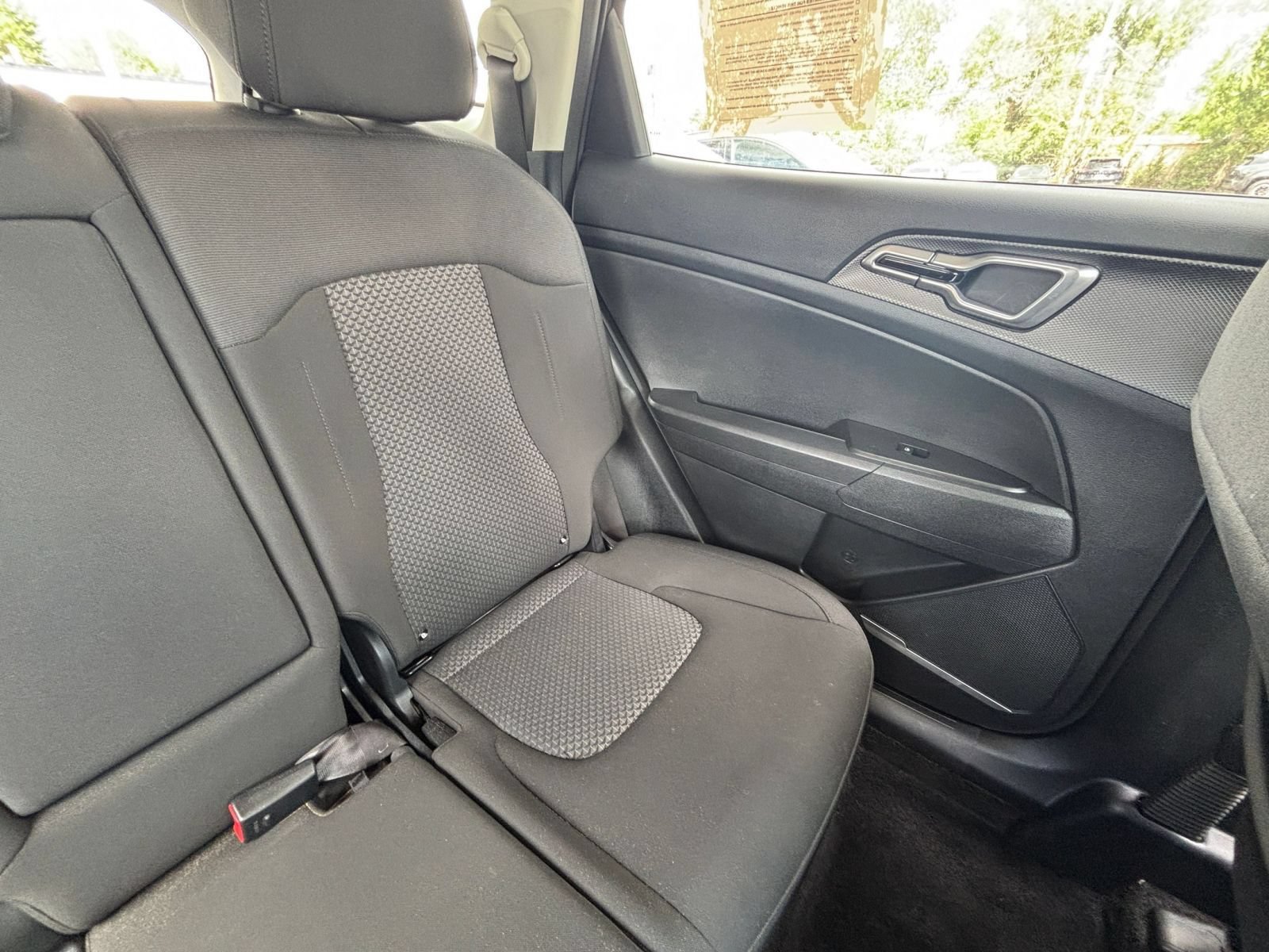Used 2025 Kia Sportage LX FWD image 35