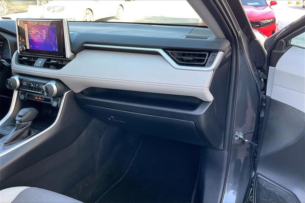 Used 2025 Toyota RAV4 XLE image 16