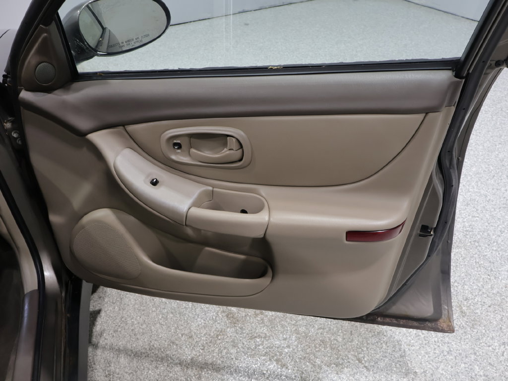 Used 2000 Oldsmobile Intrigue GL FWD image 26