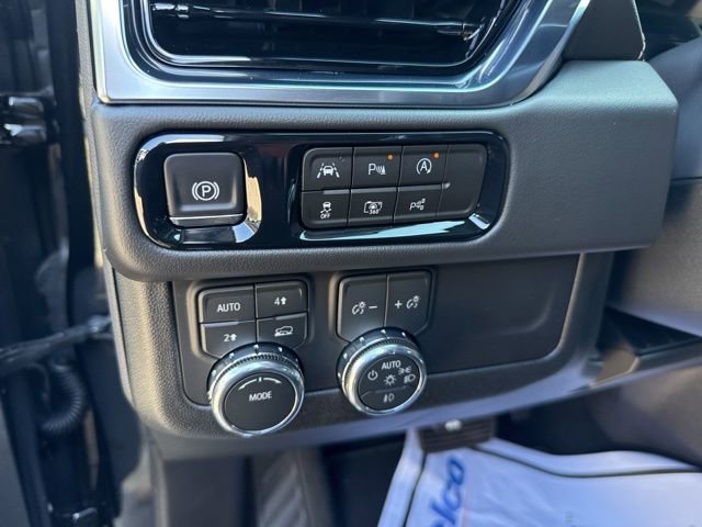 New 2026 GMC Yukon Elevation image 28