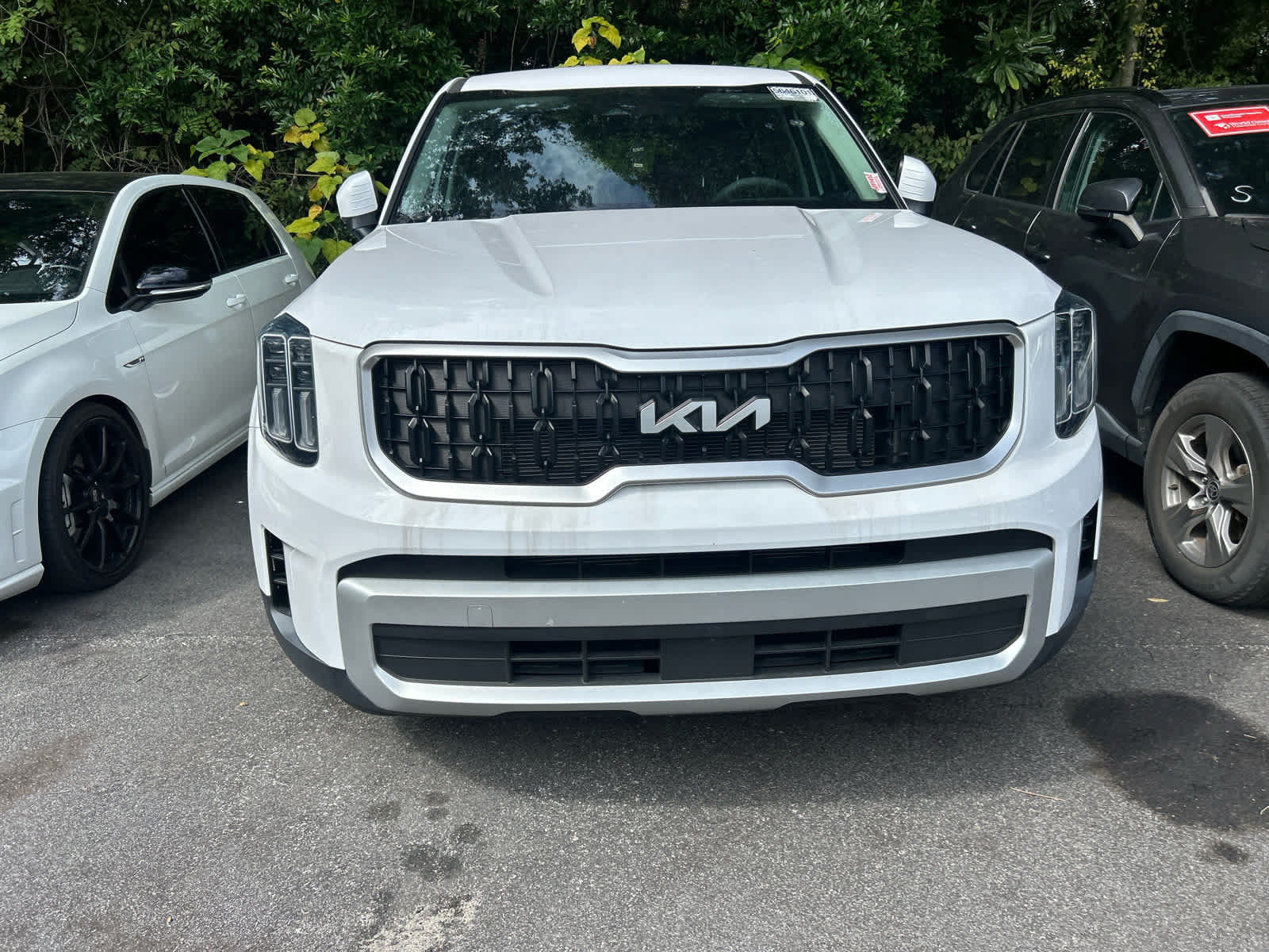 Used 2024 Kia Telluride LX FWD image 3