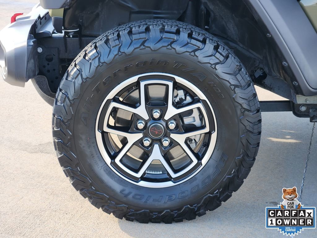 Used 2025 Jeep Wrangler Unlimited Rubicon w/ Technology Group image 17