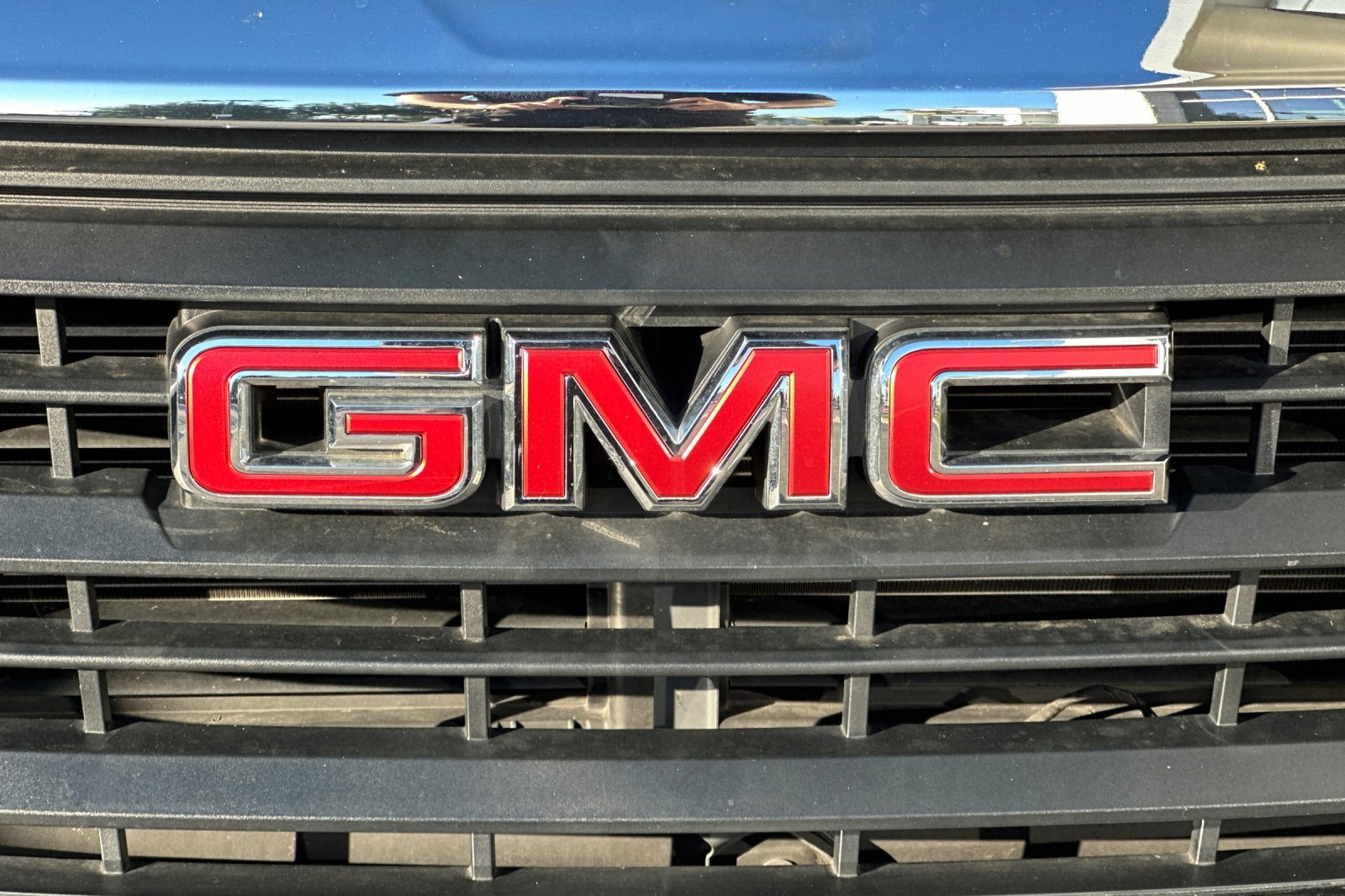 Used 2024 GMC Terrain SLE image 38