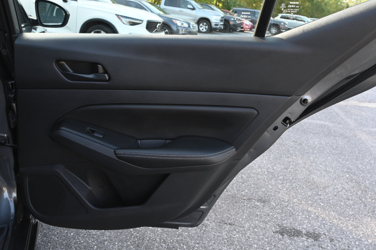 Used 2024 Nissan Altima 2.5 SV image 29