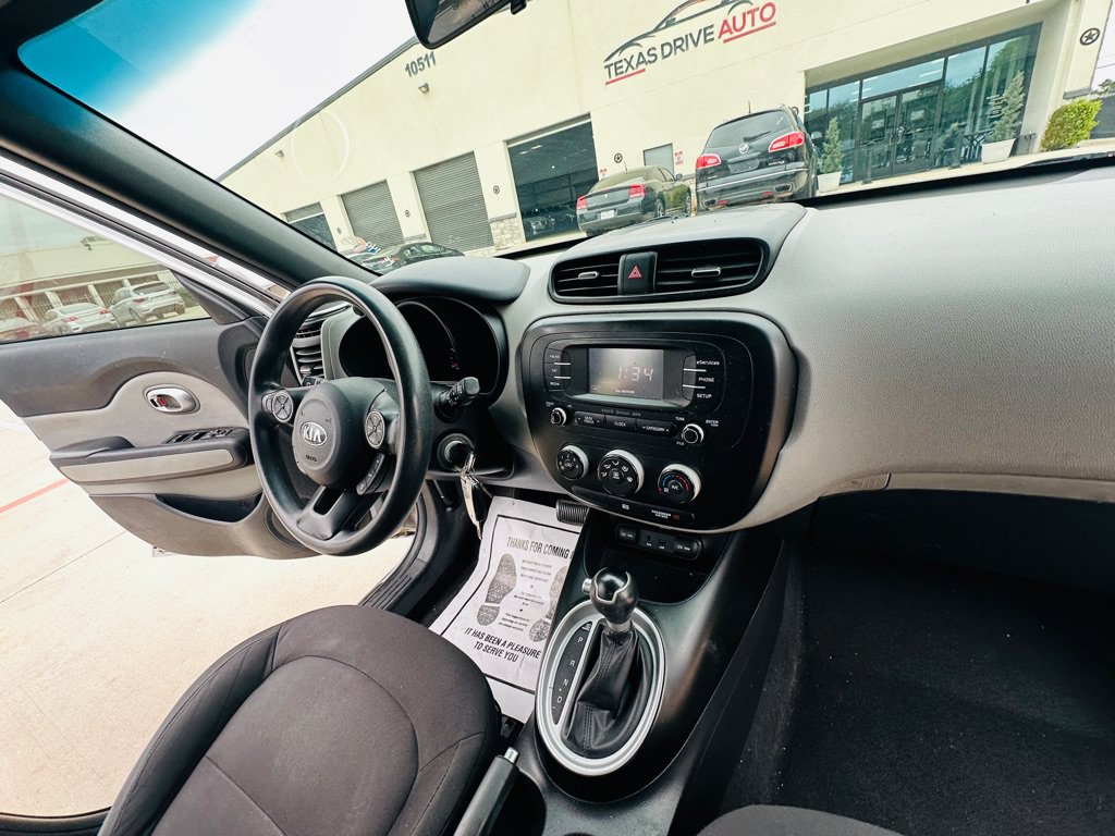 Used 2015 Kia Soul FWD image 26
